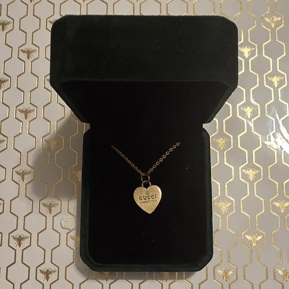 Gucci Gold Heart Pendant Necklace - Picture 2 of 11